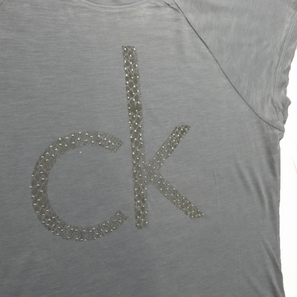 🆕🚺CALVIN KLEIN Distressed Tee - Picture 3 of 5